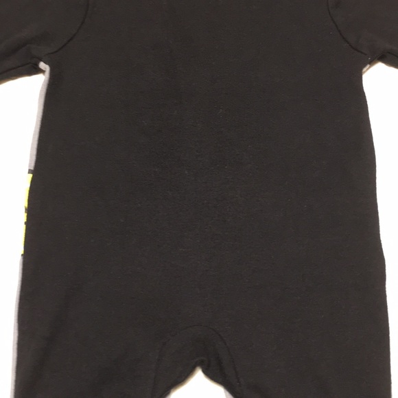 0-3m (4/$20) Batman Footie by DC Comics - Picture 12 of 14